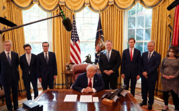 Trump : Nous quitterons bientôt l’Iran, et si nécessaire, nous y retournerons. Nucléaire ? Je m’en fiche, nous observerons depuis le satellite.