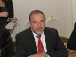 Nouvelle passe d’armes contre Yaïr Golan : Lieberman l’accuse de « parler pour ne rien dire »