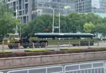 Mystère en Chine : un engin sous-marin géant dévoilé lors des répétitions d’un défilé militaire