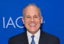 Ilan Carr alerte : « Aux États-Unis, l’antisémitisme se banalise – et les Juifs sont poussés en périphérie »