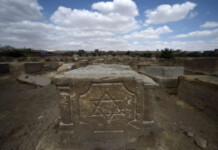 Sous identité d’emprunt : un voyage exceptionnel en Égypte sur les traces des cimetières juifs