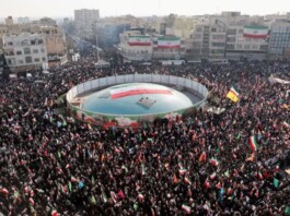 Le fils du Shah appelle à une intervention militaire ; manifestations géantes en Europe et en Amérique du Nord