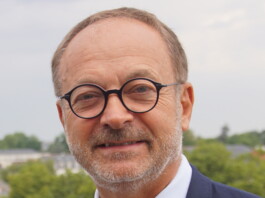 Ecstasy dans le champagne : un sénateur français condamné pour avoir drogué une députée afin de l’agresser sexuellement