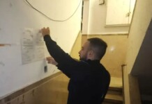 Drame à Bnei Brak : un nourrisson meurt dans une crèche illégale, la gardienne arrêtée pour négligence