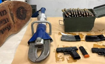 « Atteinte à la sécurité des enfants » : des pistolets et un engin explosif dissimulés dans une école du Sud