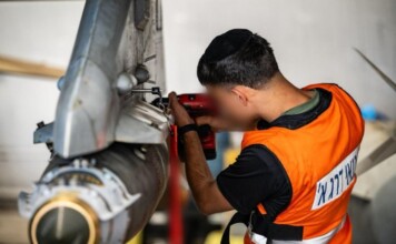 Les soldats ultra-orthodoxes derrière les frappes sur l’Iran : « Notre mission est de faire revenir chaque avion sain et sauf »