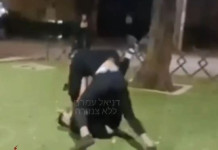 Un père règle ses comptes avec l’agresseur de son fils devant un centre commercial — justice ou bataille de rue ?