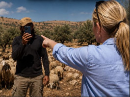 Journaliste ou militante ? Une « reporter » de CNN interpelle un berger israélien devant la caméra