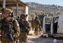 Un terroriste poignarde un Israélien dans une ferme de Samarie jusqu’à ce que son couteau se brise ; la victime grièvement blessée, l’assaillant éliminé après une chasse à l’homme