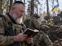 Là où les partisans juifs combattaient les nazis, un soldat juif récite les Psaumes avant d’affronter la Russie
