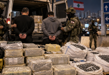 Liban : deux membres du Hezbollah interceptés avec des centaines de kilos d’explosifs en route vers Beyrouth