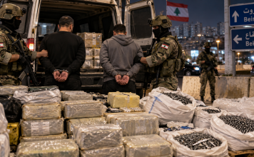Liban : deux membres du Hezbollah interceptés avec des centaines de kilos d’explosifs en route vers Beyrouth